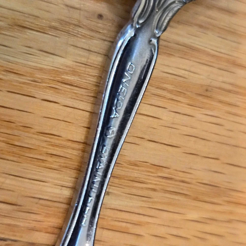 Set of 2‎ Oneida Michelangelo Teaspoons Stainless Floral 6